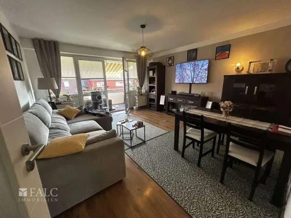 Immobilie in Lambrechtshagen - Modernisierte Eigentumswohnung mit Südbalkon, Einbauküche & Stellplatz - Bild 2