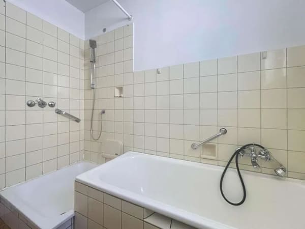 Immobilie in Landau in der Pfalz - Zentrumsnah in Landau: Großzügige 4-Zimmerwohnug mit Balkon und Loggia - Bild 3