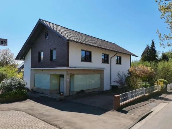 Immobilie in Porta Westfalica - Gepflegtes Ein- bis Zweifamilienhaus in ruhiger Wohnlage* KfW 266-30.000 € sichern! - Bild 2