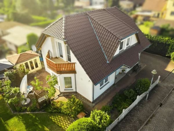 Immobilie in Gröditz - Ein Zuhause zum Verlieben – Einfamilienhaus in Gröditz mit traumhaftem Garten und viel Wohnkomfort! - Bild 0