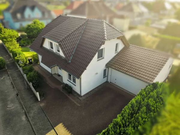 Immobilie in Gröditz - Ein Zuhause zum Verlieben – Einfamilienhaus in Gröditz mit traumhaftem Garten und viel Wohnkomfort! - Bild 3