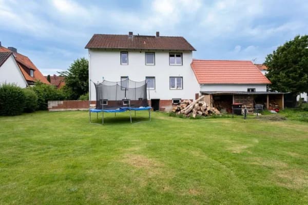 Immobilie in Lindhorst - Zwei Häuser - viele Möglichkeiten! Saniertes Mehrfamilienhaus für Eigennutzer, Kapitalanleger &  - Bild 0