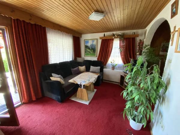 Immobilie in Attenkirchen - Charmantes Zuhause mit großem Grundstück und viel Potenzial - Bild 2