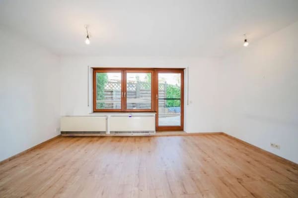 Immobilie in Oberriexingen - 2-Zimmer-Eigentumswohnung mit zusätzlichem, abgeschlossenem Studio (ca. 16 m²) - Bild 1