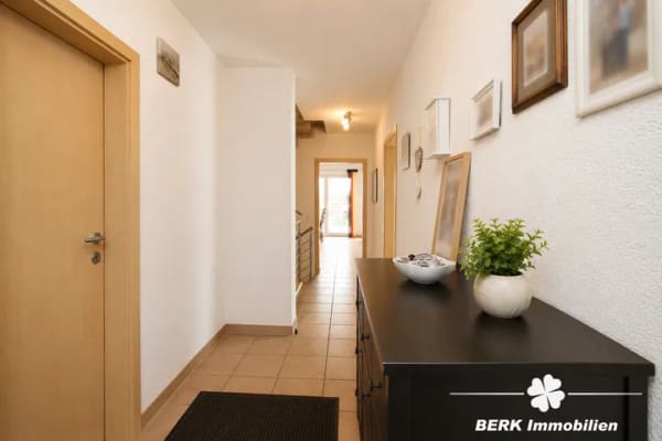 Immobilie in Stockstadt am Main - BERK Immobilien – Großzügiges REH mit sonniger Terrasse, Balkon und viel Platz für die ganze Familie - Bild 1
