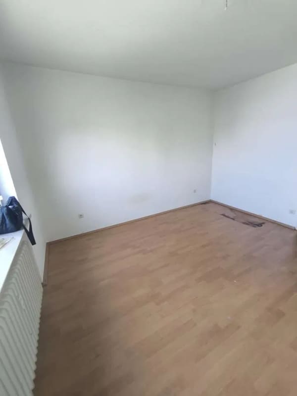 Immobilie in Schrobenhausen - leere 2-Zimmer-Wohnung mit Balkon - Bild 2