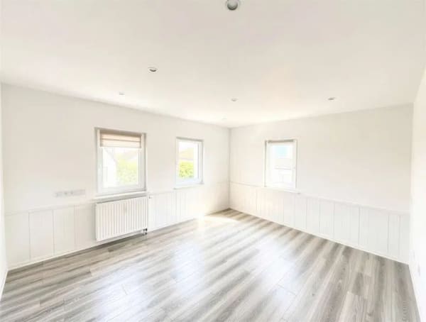Immobilie in Nagold - Nagold-Hochdorf: Stilvoll modernisiertes Dreifamilienhaus in ruhiger Wohnlage - Bild 2