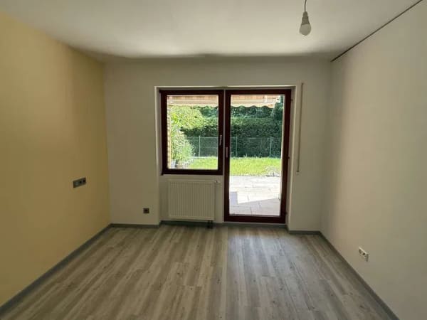 Immobilie in Notzingen - Top renovierte 2 Zimmer-Wohnung mit Garten!
 - Bild 1