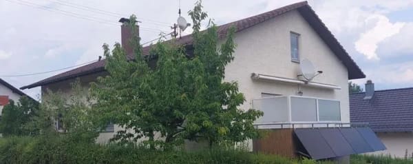 Immobilie in Aglasterhausen - Zweifamilienhaus mit Doppelgarage und Garten bezugsfrei - Bild 0