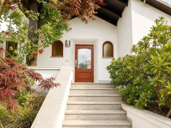 Immobilie in Schweitenkirchen - Architektur mit Charakter – großzügiges Anwesen mit Pool und Kaminzimmer - Bild 0