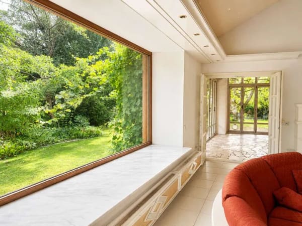Immobilie in Schweitenkirchen - Architektur mit Charakter – großzügiges Anwesen mit Pool und Kaminzimmer - Bild 2