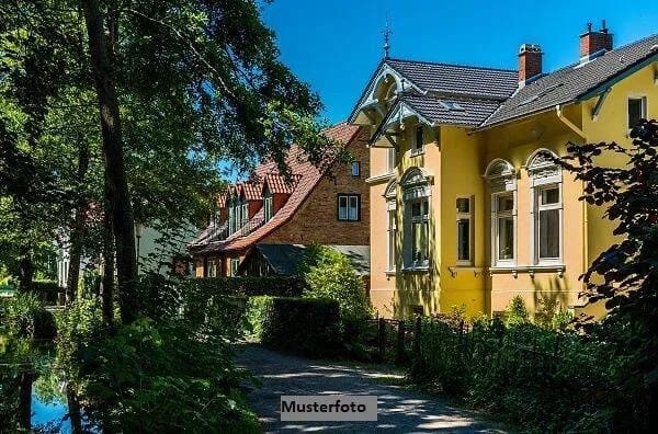 Immobilie in Ehningen - Hier lässt es sich aushalten: Moderne Einfamilien-Doppelhaushälfte mit Pkw-Stellplatz - Bild 0