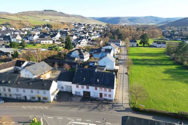 Immobilie in Mülheim an der Mosel - Mülheim (Mosel): Winzeranwesen mit ansprechendem Garten und Scheune - Bild 1