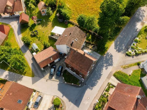 Immobilie in Fichtenau - Wohnen, wo andere Urlaub machen - Zwei verbundene Häuser in traumhafter Seelage - Bild 2