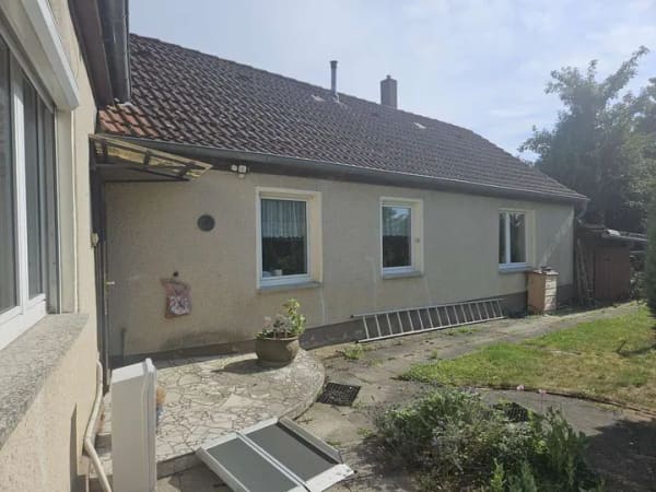 Immobilie in Loitz - Von Privat: Stadthaus mit gr. Grundstück & Potenzial: Modernisierte Substanz im EG & Potenzial im OG - Bild 3
