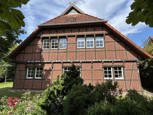 Immobilie in Egestorf - Großes Eichenfachwerk-Landhaus mit Sauna in der Lüneburger Heide - mitten in Egestorf - Bild 0