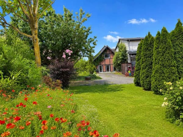 Immobilie in Neuruppin - Bullerbü bei Neuruppin – großzügiges Haus mit 2 -4 Einheiten, Büro und großem Garten - Bild 2