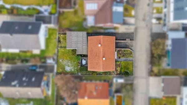 Immobilie in Schlierbach - Einfamilienhaus mit über 100 m² Bonusfläche im Dachgeschoss in ruhiger Wohnlage von Schlierbach - Bild 2