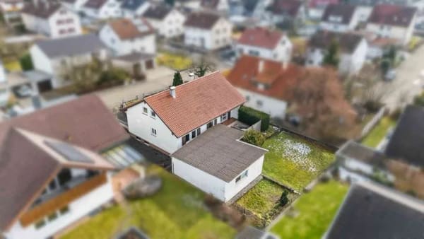 Immobilie in Schlierbach - Einfamilienhaus mit über 100 m² Bonusfläche im Dachgeschoss in ruhiger Wohnlage von Schlierbach - Bild 3