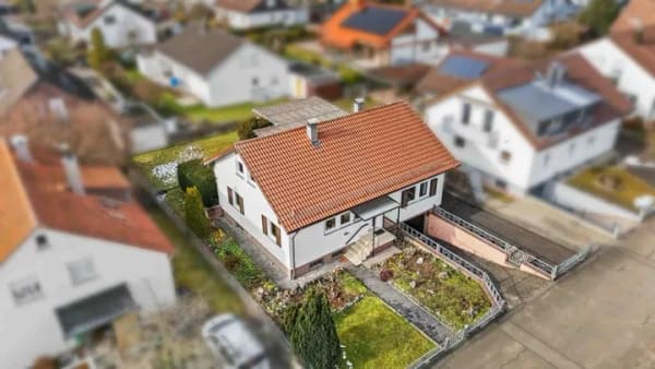 Immobilie in Schlierbach - Einfamilienhaus mit über 100 m² Bonusfläche im Dachgeschoss in ruhiger Wohnlage von Schlierbach - Bild 4