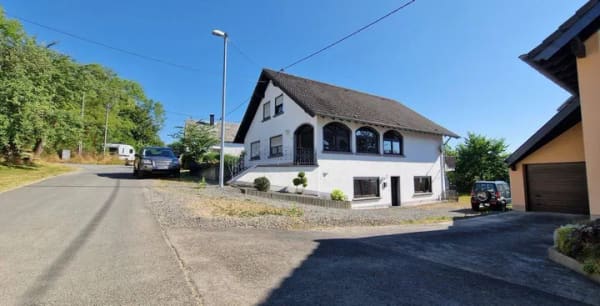 Immobilie in Blankenheim - geräumiges Zweifamilienhaus mit Einlieger-Ferienwohnung in Schloßtal - Bild 0