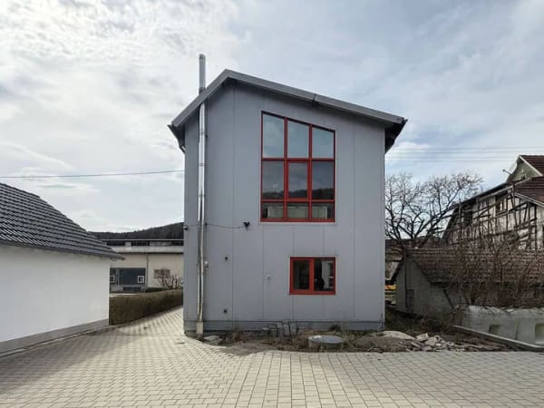 Immobilie in Burladingen - Außergewöhnliche Immobilie mit Wohnhaus-Charakter – Raum für Ideen und neue Perspektiven - Bild 2