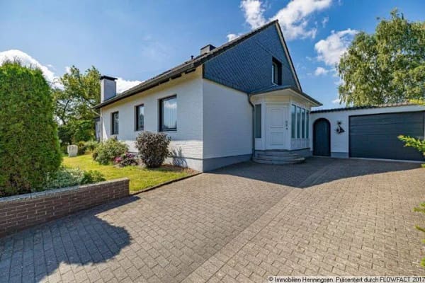 Immobilie in Süderbrarup - TOP-Zustand - Familiendomizil mit Einliegerwohnung - sonniger, eingewachsener Garten - Bild 3