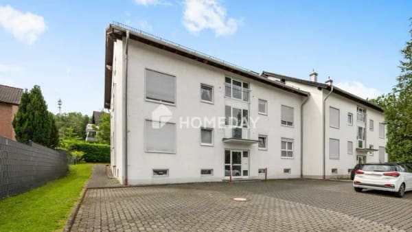 Immobilie in Waldbröl - Gepflegtes Mehrfamilienhaus mit sechs Wohneinheiten und Stellplätzen - Bild 2