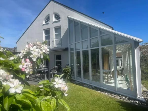 Immobilie in Stödtlen - Architektenhaus mit Büroeinheit – Wohnen und Arbeiten unter einem Dach - Bild 1