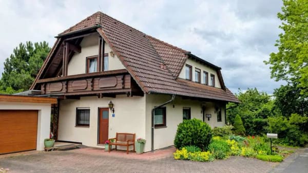 Immobilie in Euerdorf - Freistehendes Einfamilienhaus mit Einliegerwohnung in Euerdorf - Bild 0