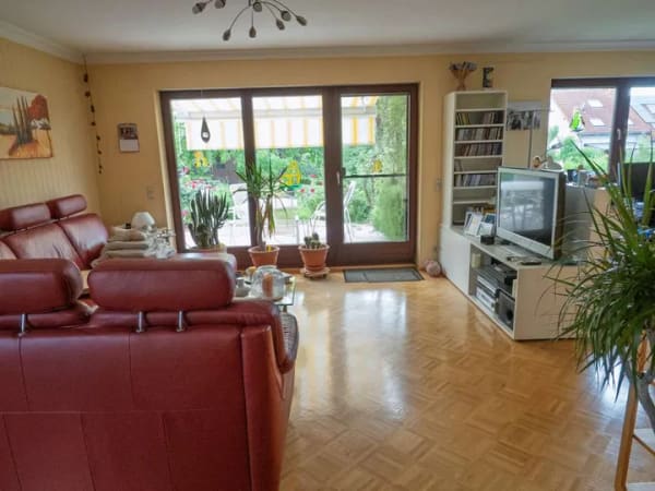 Immobilie in Udenheim - Exklusives Einfamilienhaus mit separater Wohneinheit, Dachstudio und Weinbergblick  - Bild 3