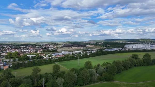 Immobilie in Untereisesheim - Architektenhaus mit Neckarblick & hochwertigem Wellnessbereich in Untereisesheim - Bild 3