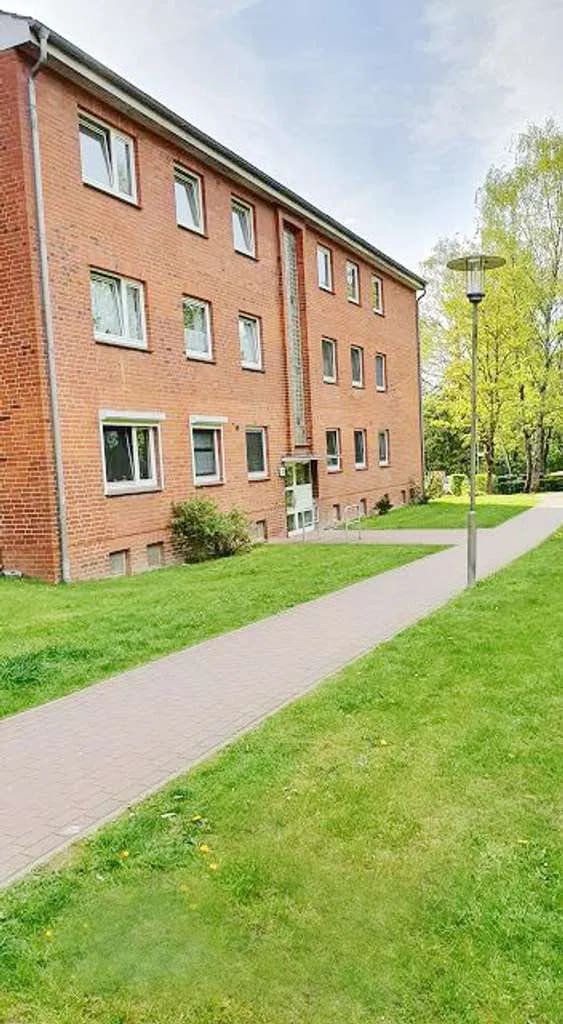 Immobilie in Geesthacht - Zukunftsvorsorge in Geesthacht: vermietete 2 Zimmer mit optimalem Grundriss und Balkon, courtagefrei - Bild 3
