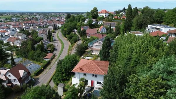 Immobilie in Ettenheim - Rohdiamant mit Gestaltungspotential und Weitblick in die Rheinebene - Bild 1