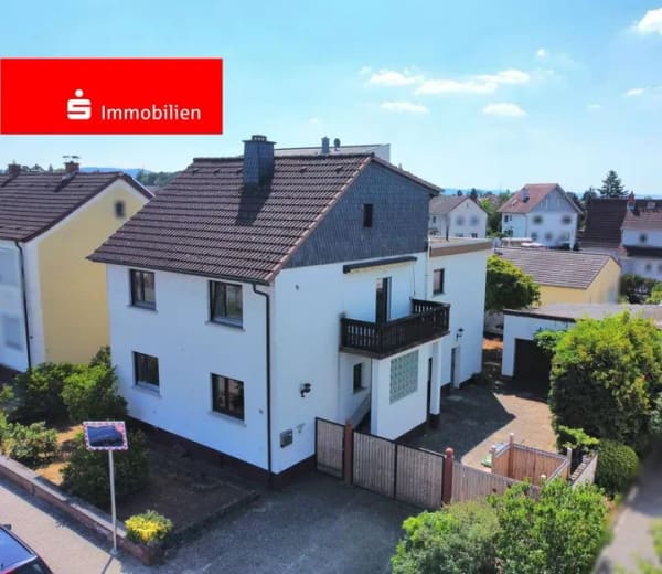 Immobilie in Lorsch - Großzügiges Einfamilienhaus mit Dachterrasse und idyllischem Garten - Bild 0