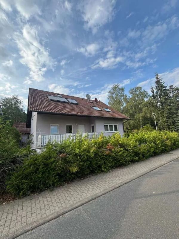 Immobilie in Hardheim - Großzügiges Dreifamilienhaus in Hardheim – ideal für Kapitalanleger und Eigennutzer - Bild 0