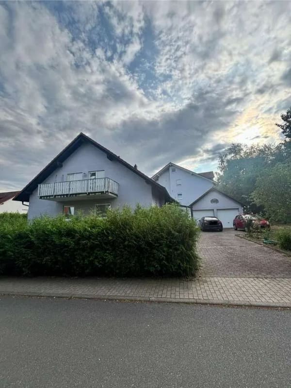Immobilie in Hardheim - Großzügiges Dreifamilienhaus in Hardheim – ideal für Kapitalanleger und Eigennutzer - Bild 3