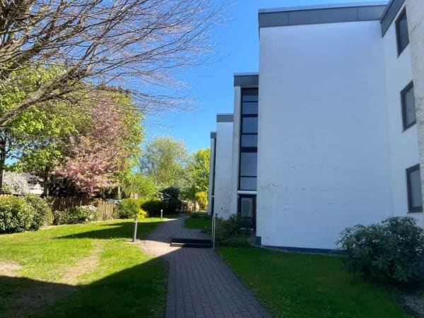 Immobilie in Oststeinbek - Altersgerechte modernisierte 2,5-Zi. ETW im ruhigen Oststeinbek - Bild 1