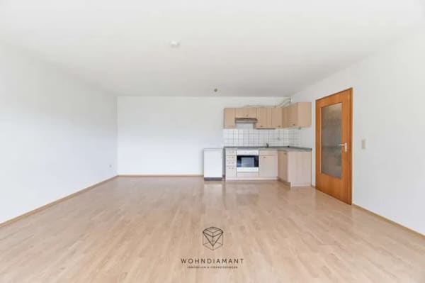 Immobilie in Wendlingen am Neckar - Charmante 2-Zimmer-Wohnung mit großzügigem Balkon, Tiefgarage & Außenstellplatz✨💛 - Bild 3