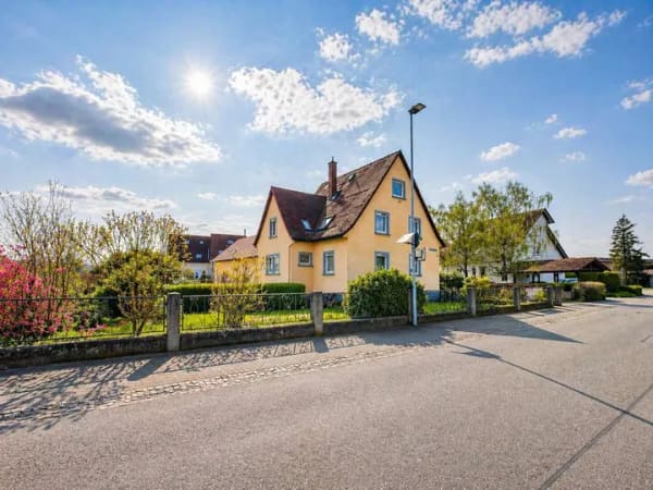 Immobilie in Breisach am Rhein - großes historisches Familienhaus mit Nebengebäude •  in Breisach Gündlingen • - Bild 0
