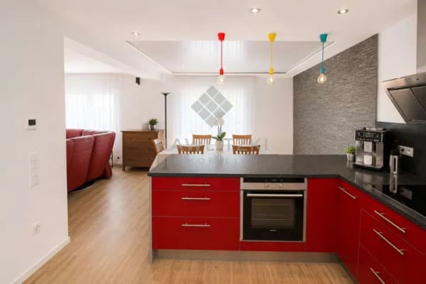 Immobilie in Rheinstetten - Viel Platz für Familie oder Generationen – Zweifamilienhaus mit saniertem EG & Solaranlage - Bild 4