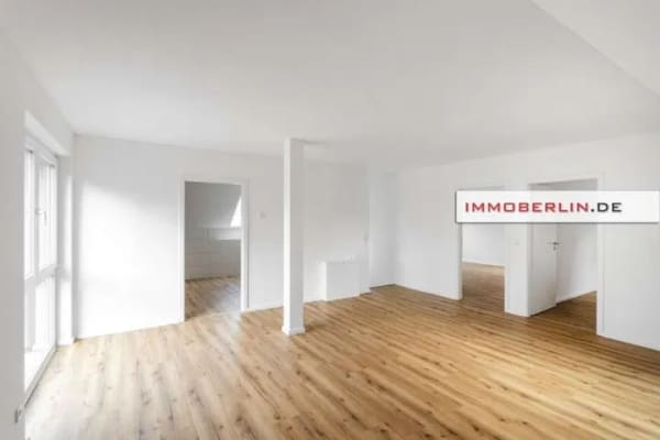 Immobilie in Stechlin - IMMOBERLIN.DE - Ersteinzug! Sehr attraktives Haus mit Südterrasse, Garage & Sonnengarten - Bild 0