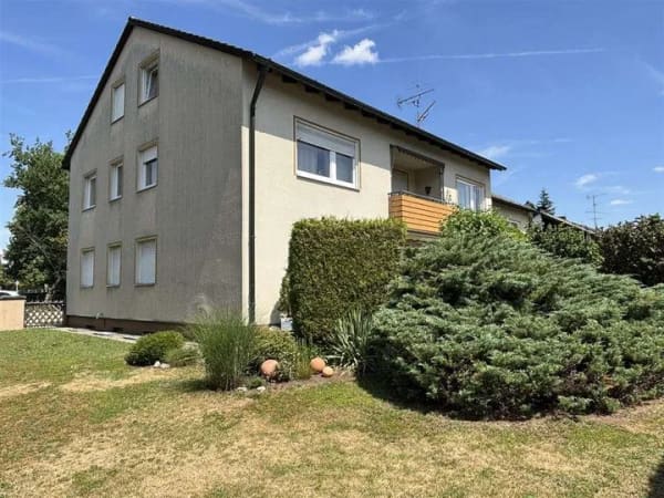 Immobilie in Fürstenfeldbruck - Mehrfamilienhaus mit 5 Wohnungen und 3 Garagen in der alten Buchenau - Bild 0