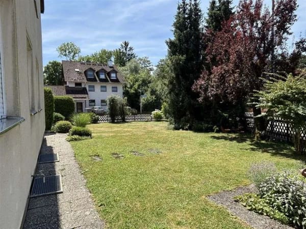 Immobilie in Fürstenfeldbruck - Mehrfamilienhaus mit 5 Wohnungen und 3 Garagen in der alten Buchenau - Bild 4