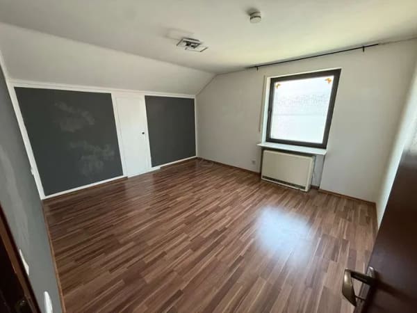 Immobilie in Tiefenbronn - Gemütliche  2-Zimmer DG Wohnung  m. Balkon - Bild 4