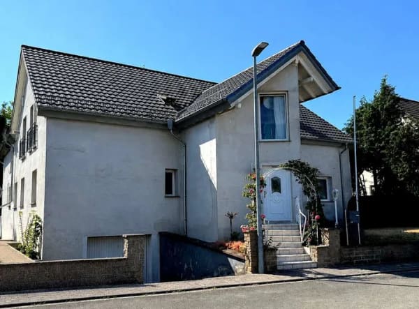 Immobilie in Dolgesheim - Großzügige Eigentumswohnung mit hochwertiger Ausstattung und großem Grundstücksanteil - Bild 0