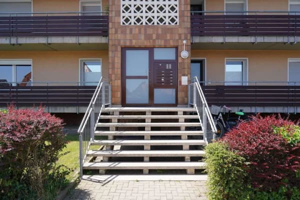 Immobilie in Lehrte - * 3-Zimmer-Wohnung mit Loggia & Garage * - in guter Lage im Ortskern von Sievershausen - Bild 1