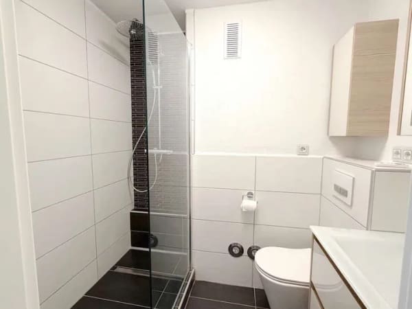 Immobilie in Lichtenwald - Einziehen und Wohlfühlen! Neuwertige 2-Zi.-Wohnung in LW-Hegenlohe zu verkaufen! - Bild 2