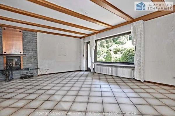 Immobilie in Hemer - FREISTEHENDES  ZWEIFAMILIENHAUS MIT EINLIEGERWOHNUNG, TERRASSE, GARTEN, GARAGE UND DOPPELCARPORT - Bild 4