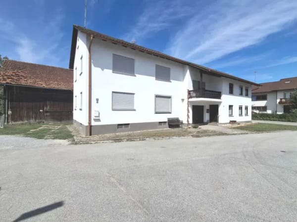 Immobilie in Landau an der Isar - Ganzes Doppelhaus mit Garage, Scheune, ruhige Lage! Derzeit vermietet! Auch als eine Kapitalanlage - Bild 1